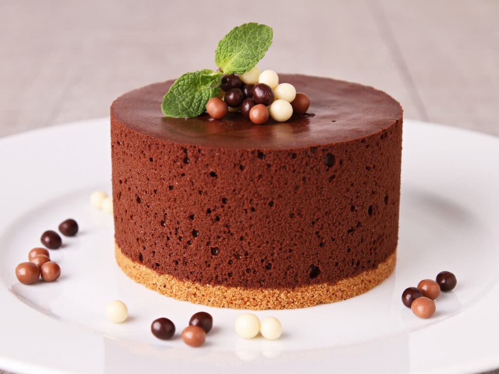 delicious chocolate mousse cake