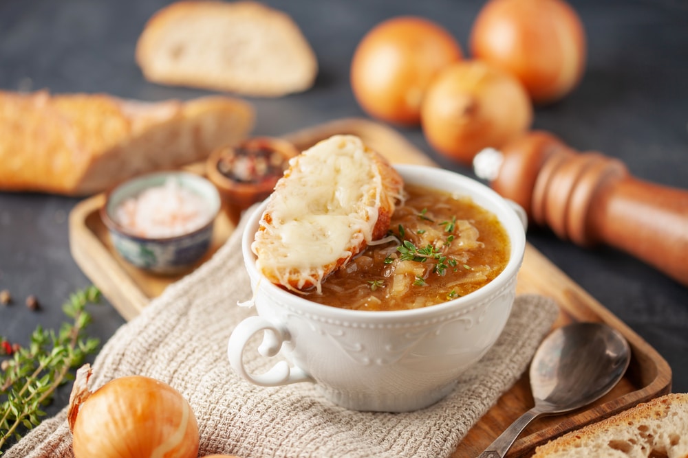 Zuppa di cipolle francese